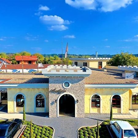 Motel Pizzeria Antic'S Лакташи Екстер'єр фото