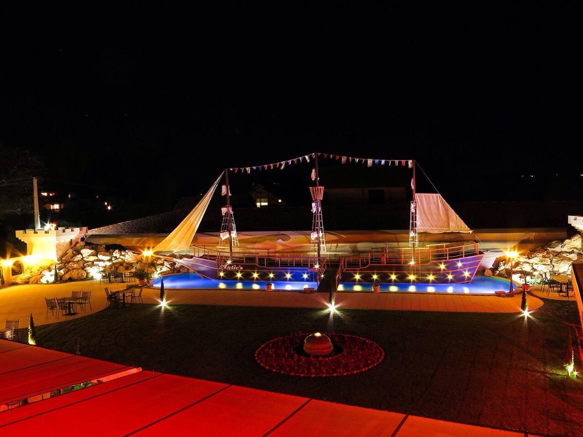 Motel Pizzeria Antic'S Лакташи Екстер'єр фото