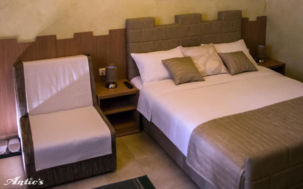 Motel Pizzeria Antic'S Лакташи Екстер'єр фото